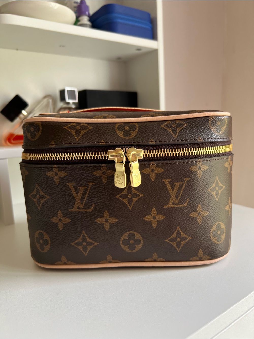 Lv vanity bag - Picture 3 of 15